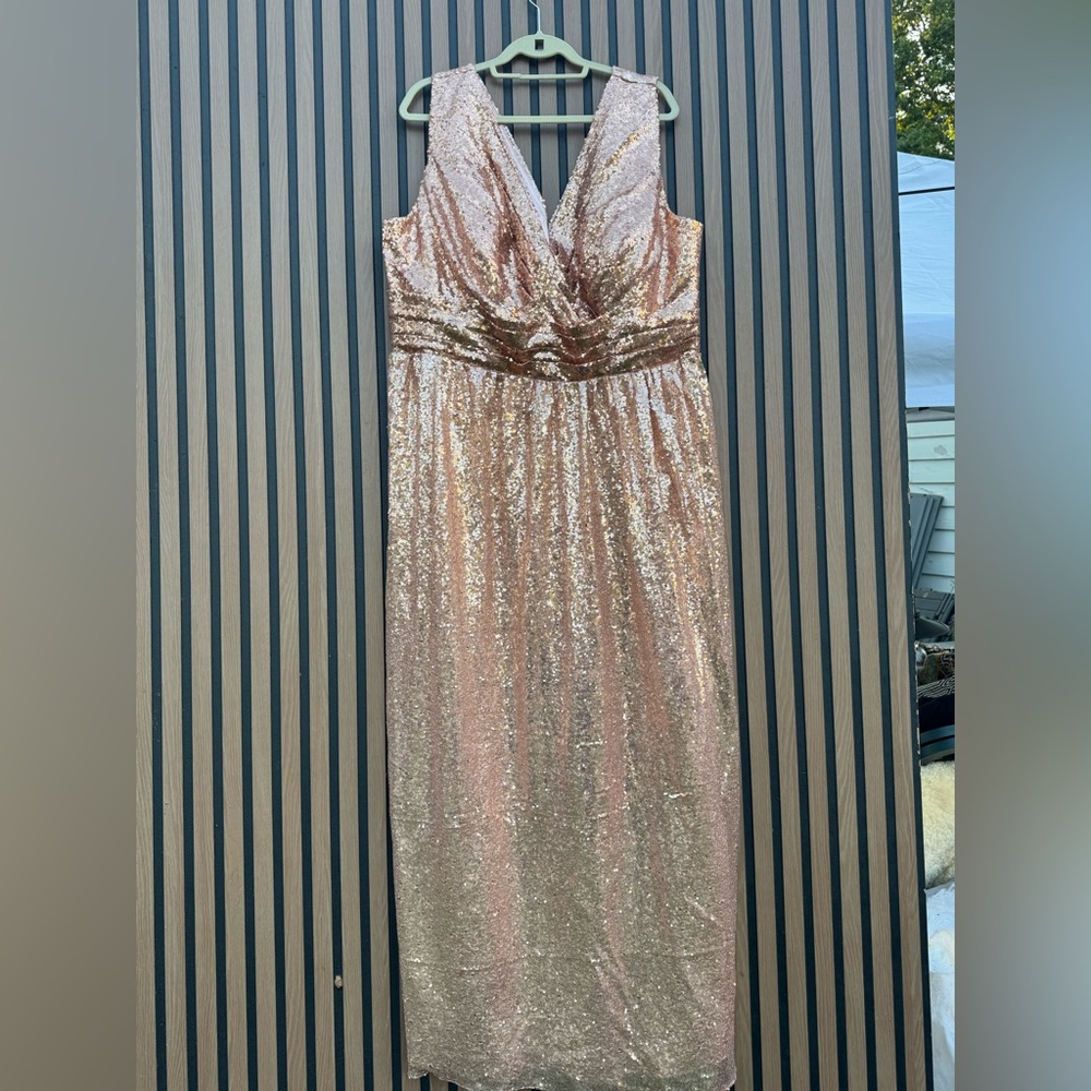 Elegant Gold Sequin Dress